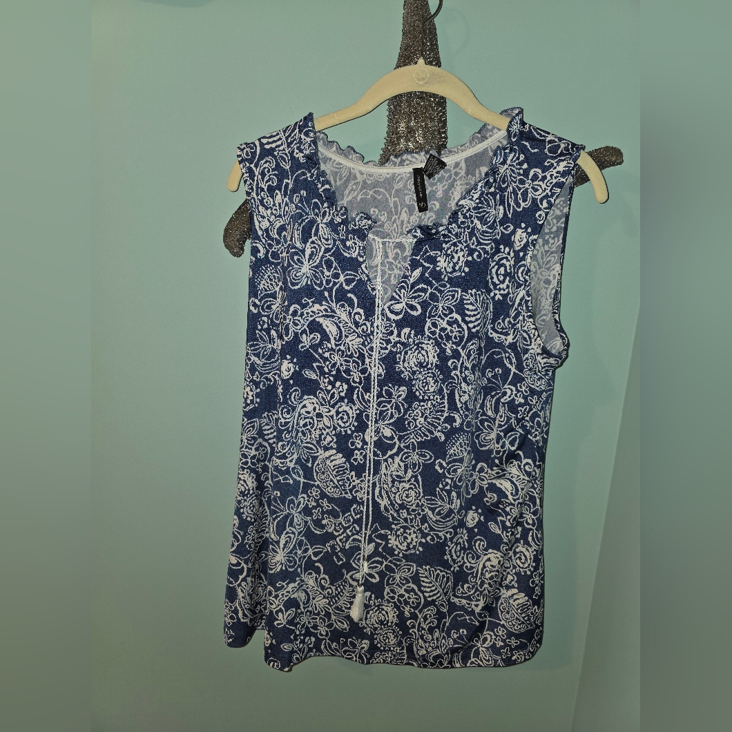 New Directions Navy Blue Floral Sleeveless Blouse